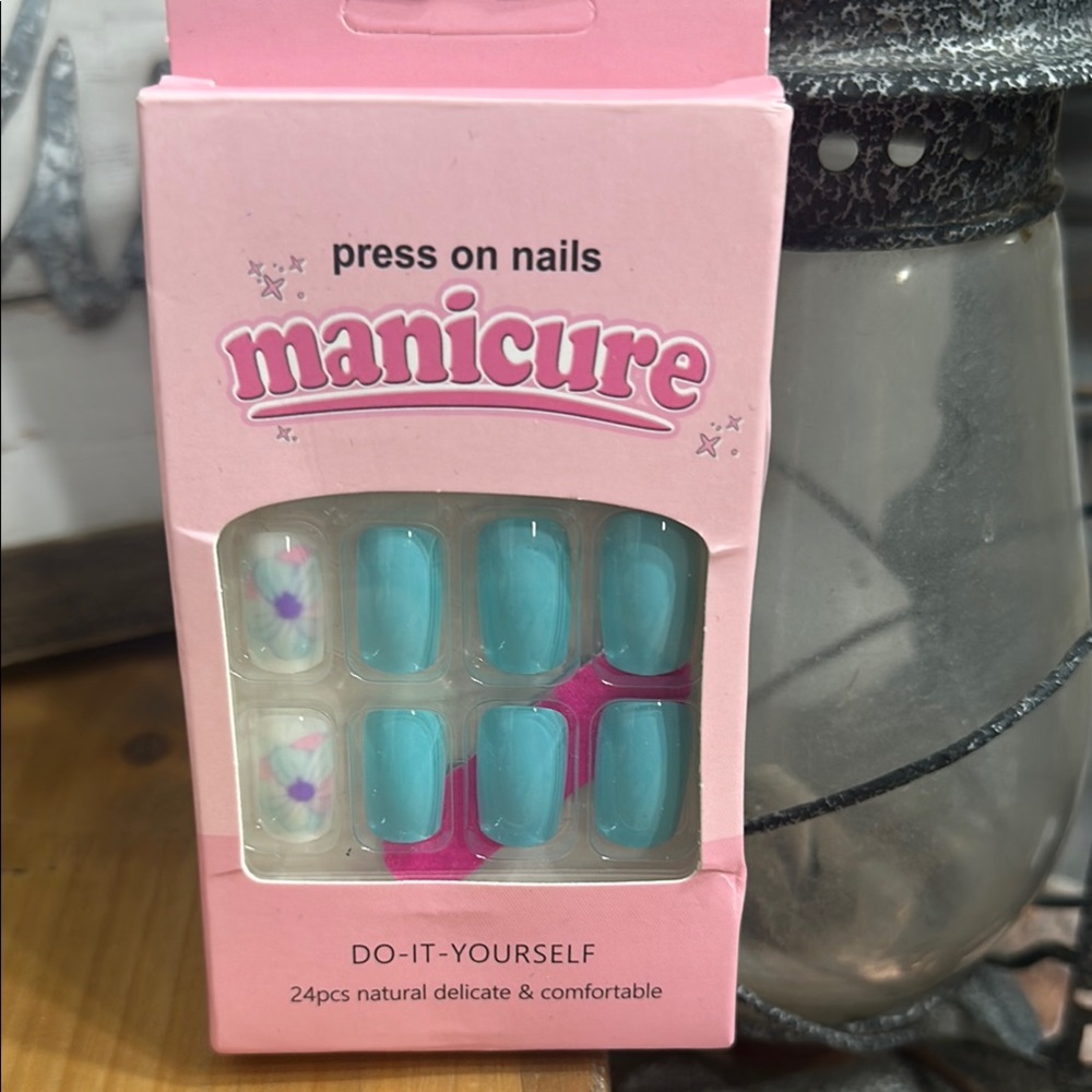 NWT Press On Nails - Blue